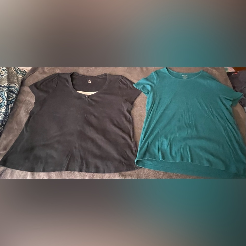 Women’s short sleeve shirts